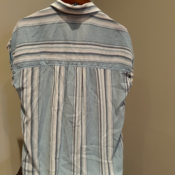 Top - Picture 2 of 2